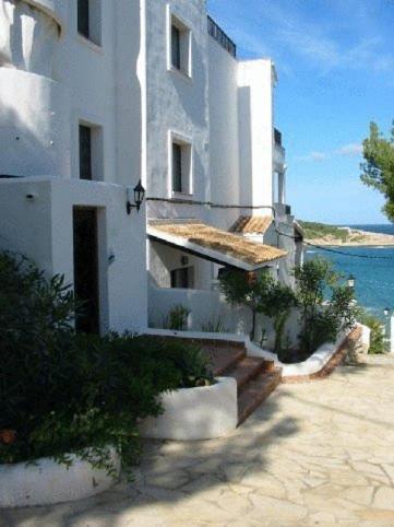 Es Grop Apartments Portinatx Luaran gambar