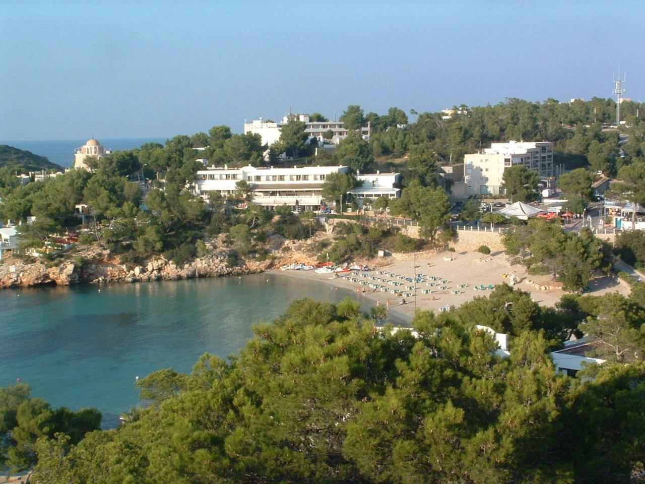 Es Grop Apartments Portinatx Luaran gambar