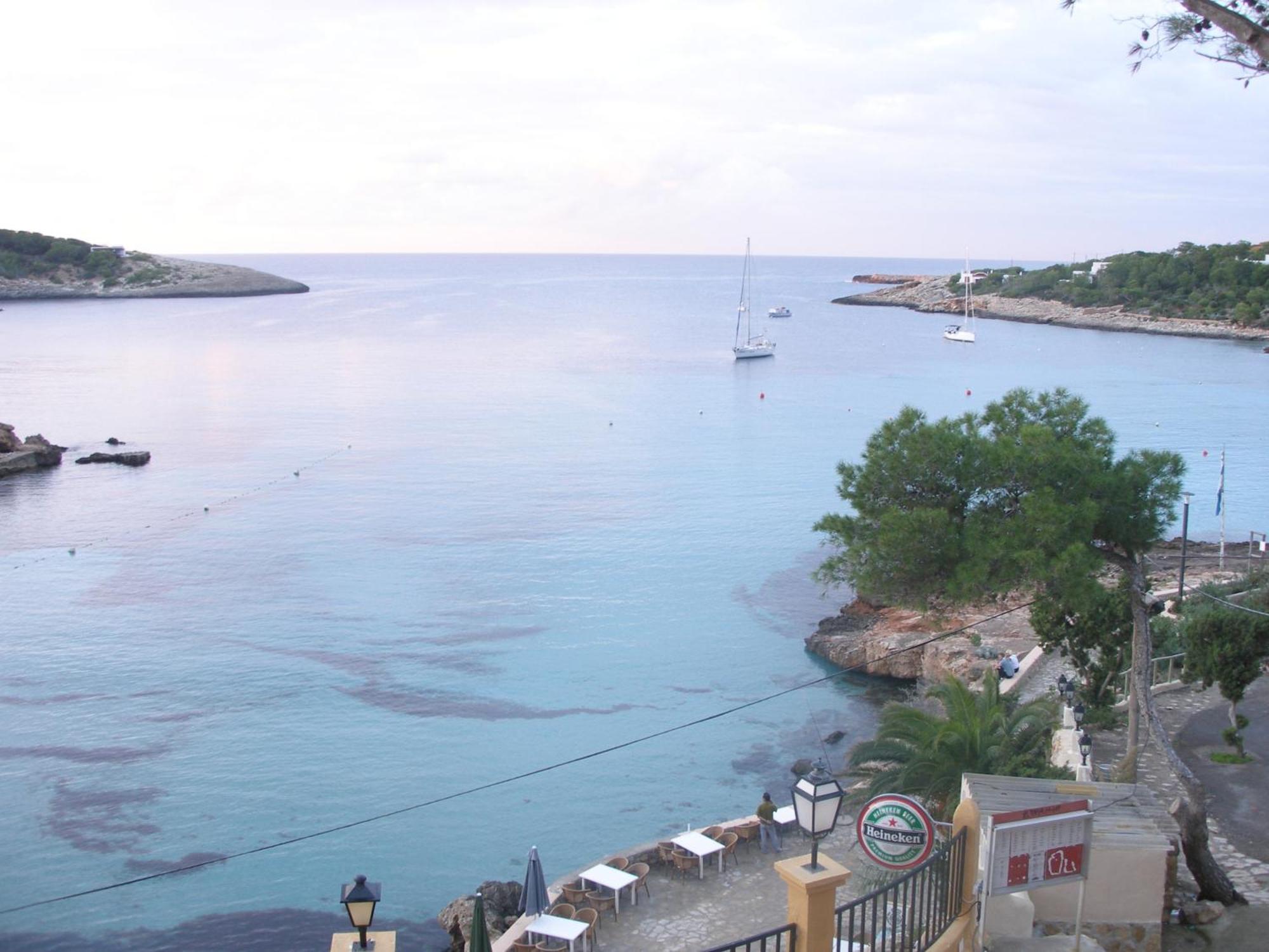 Es Grop Apartments Portinatx Luaran gambar