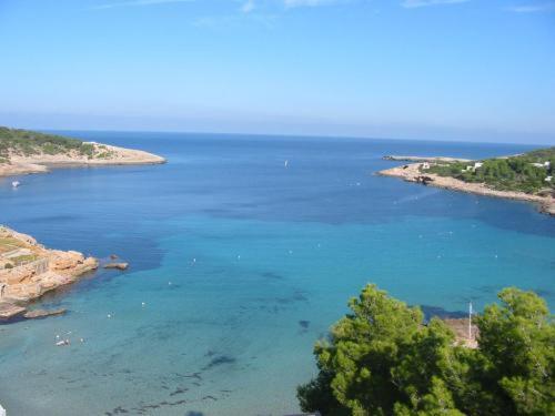 Es Grop Apartments Portinatx Luaran gambar