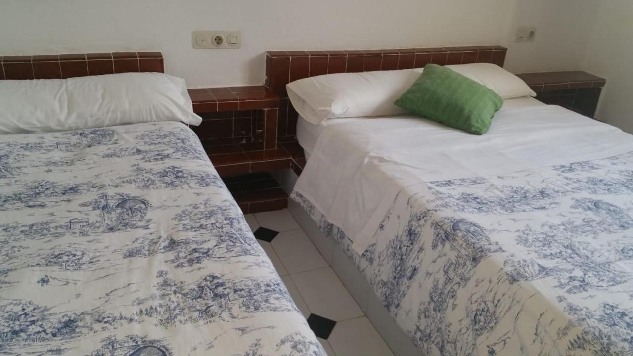 Es Grop Apartments Portinatx Luaran gambar
